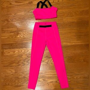ALO Yoga set top and pant hot pink Xs and S